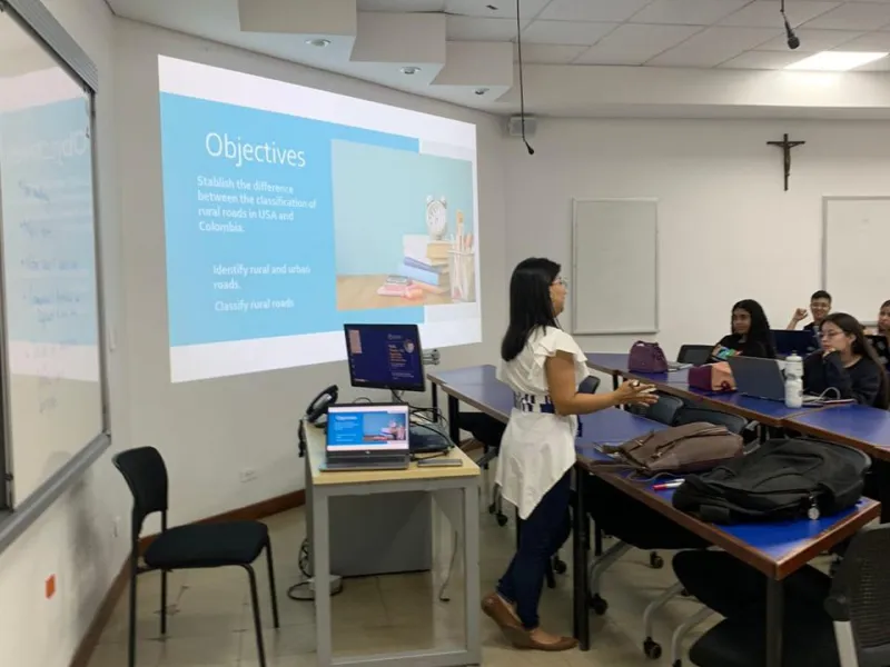 Programa EMI del Centro de Idiomas fortalece la internacionalización desde el aula Programa EMI del Centro de Idiomas fortalece la internacionalización desde el aula
