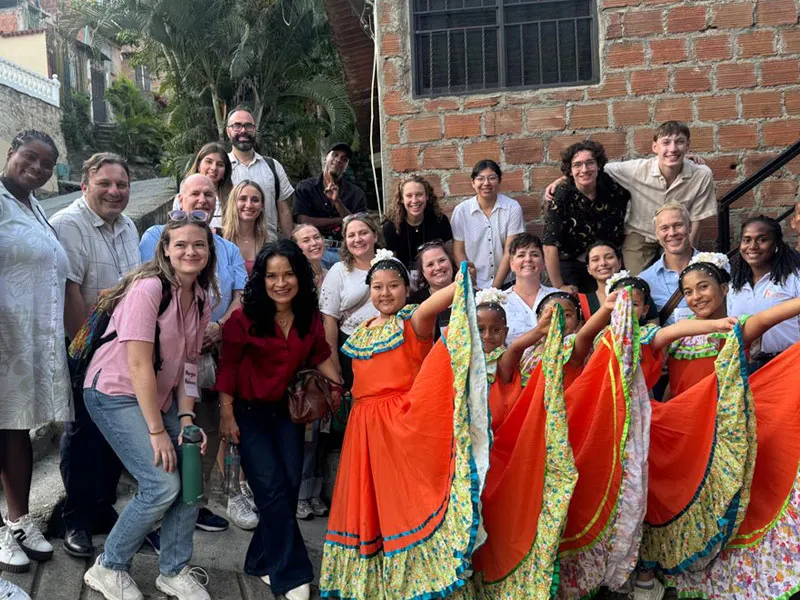 Liderazgo, comunicación y paz, un curso que transforma realidades con estudiantes de Gonzaga University Liderazgo, comunicación y paz, un curso que transforma realidades con estudiantes de Gonzaga University