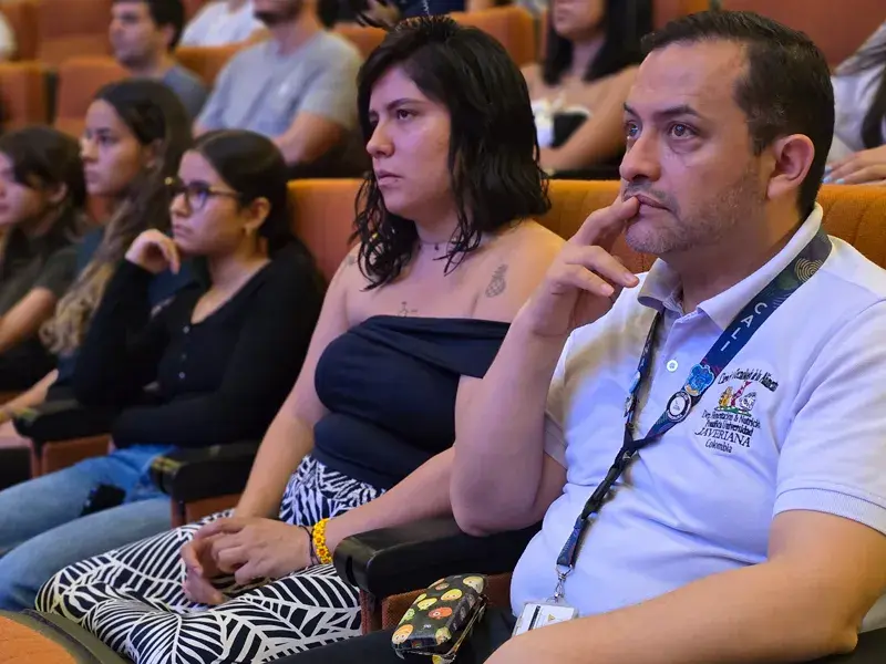 Yesenia Niño, gerente de Cinecolor, empresa representante de Disney en Colombia, durante su conferencia en la Javeriana Cali